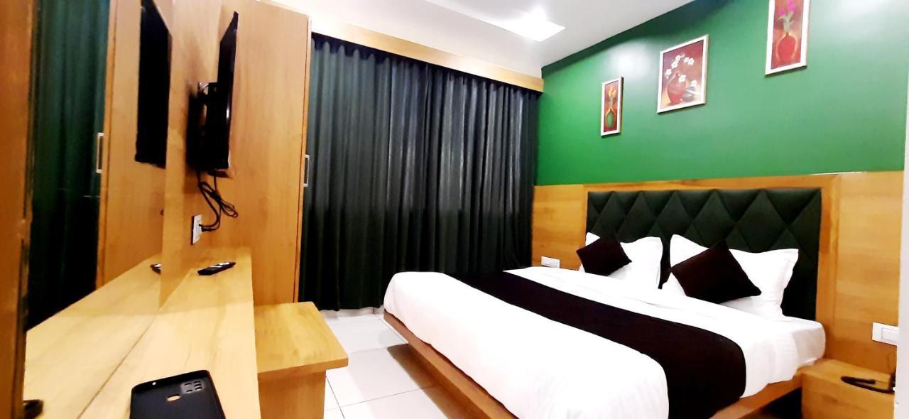אחמדאבאד Hotel Suncity מראה חיצוני תמונה