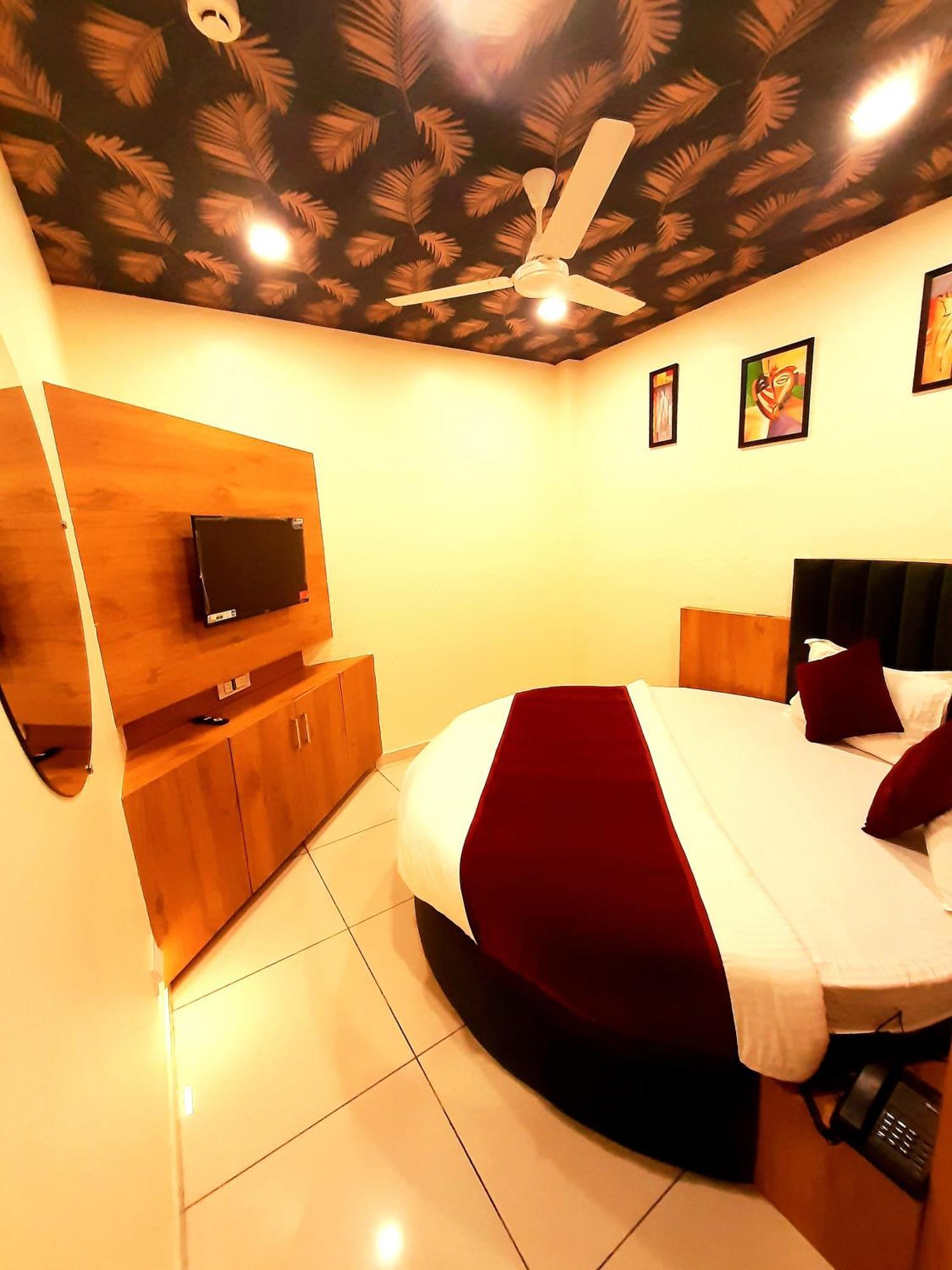 אחמדאבאד Hotel Suncity מראה חיצוני תמונה
