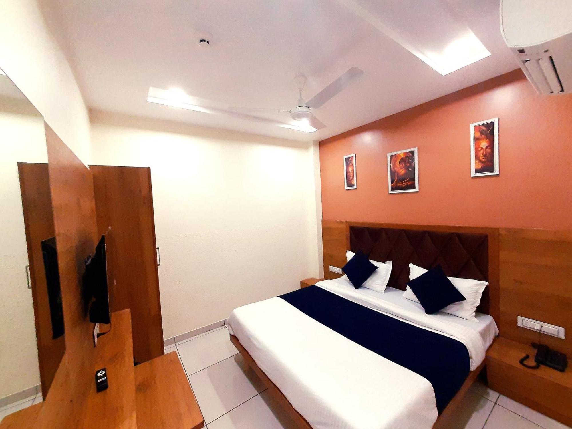 אחמדאבאד Hotel Suncity מראה חיצוני תמונה