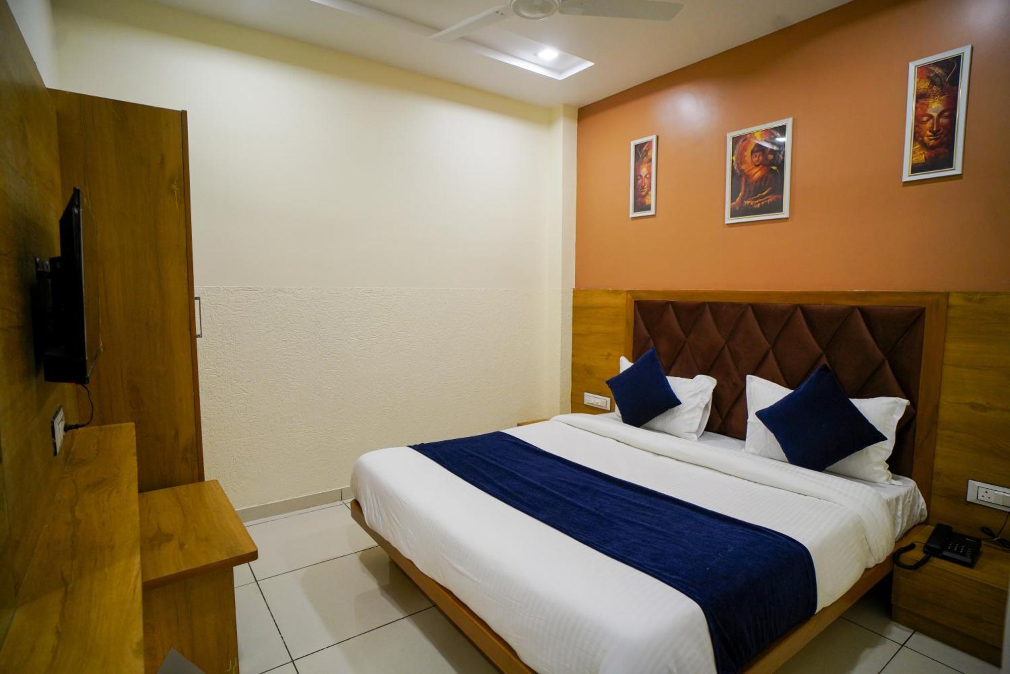 אחמדאבאד Hotel Suncity מראה חיצוני תמונה